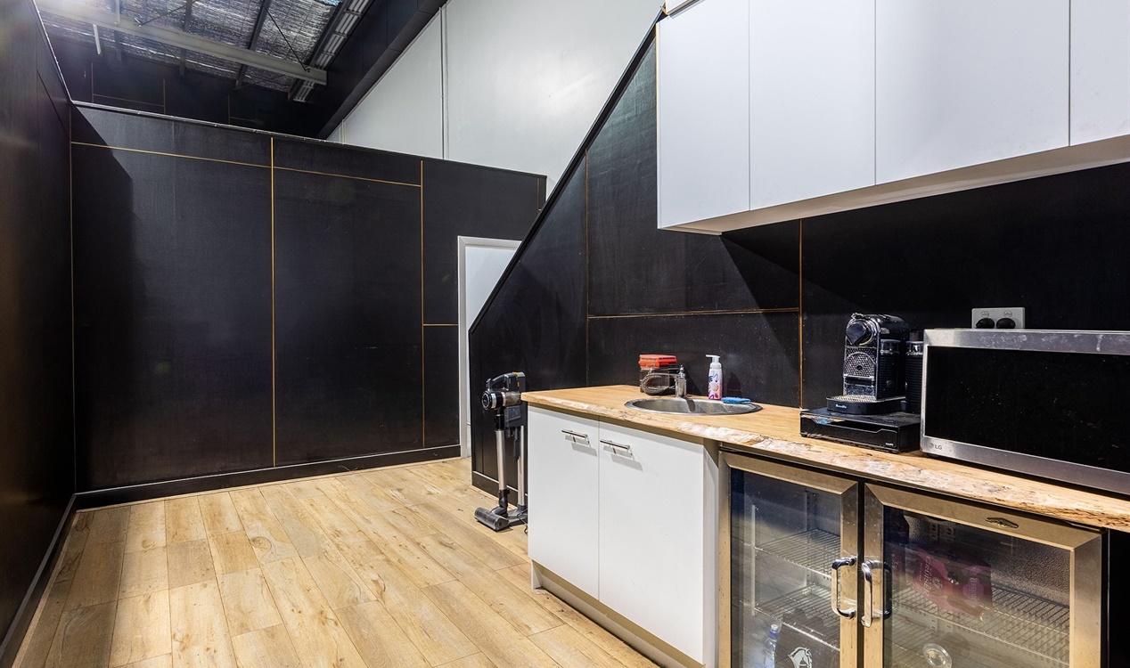 1 & 2/70 Mason Street, Campbellfield VIC 3061